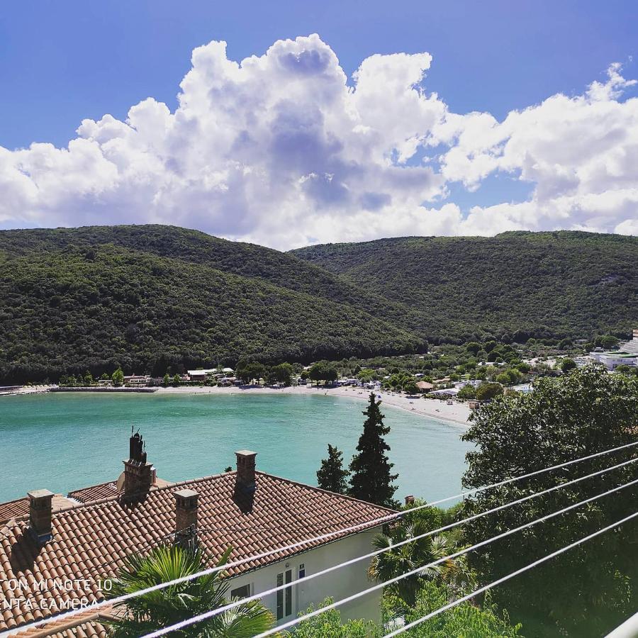 Apartment Noemi With A Direct Beach View Рабац Екстер'єр фото
